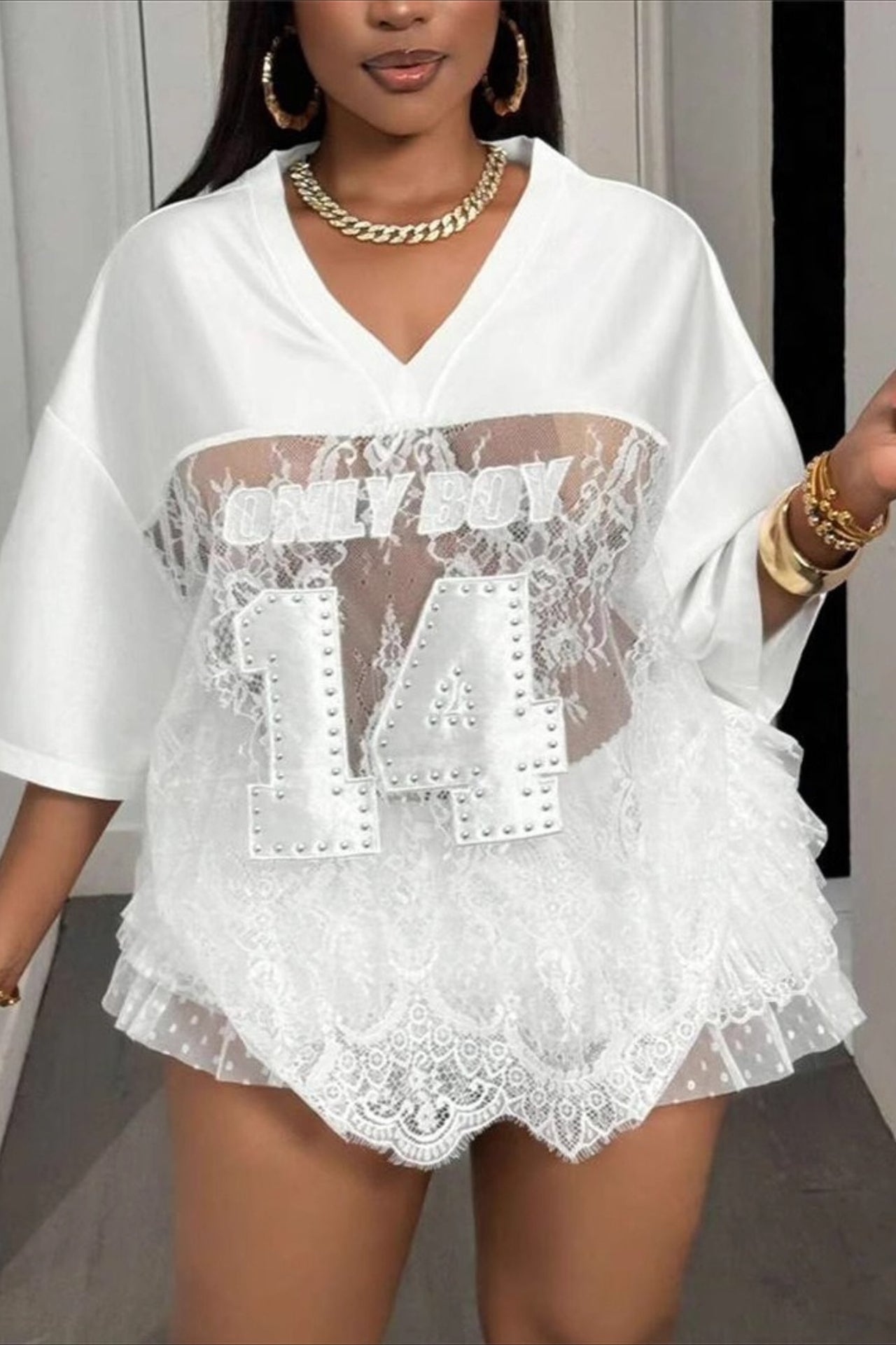 Camiseta de encaje transparente con estampado numérico de corte holgado