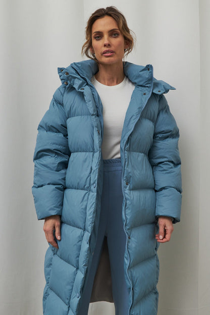 Chaqueta plumas extralarga con capucha