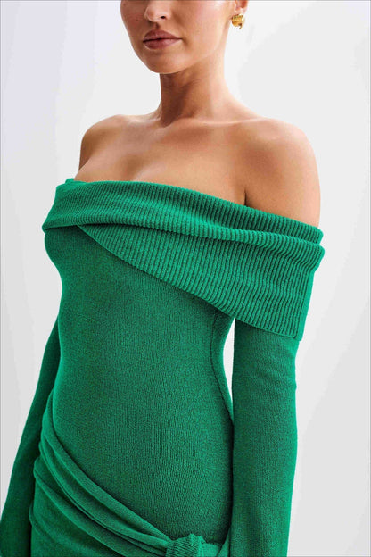 Vestido de punto con cuello barco y lazo