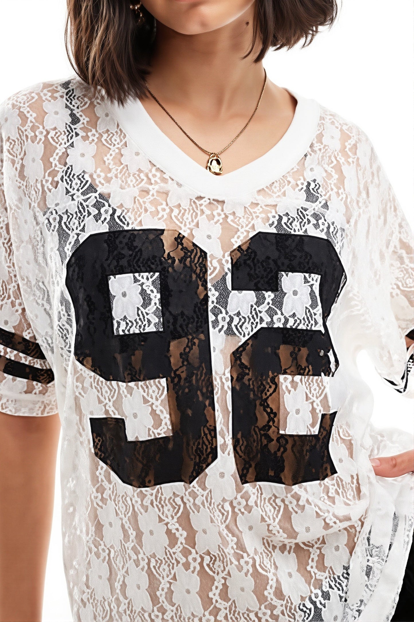Camiseta callejera suelta de encaje calado