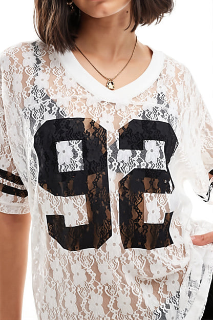 Camiseta callejera suelta de encaje calado