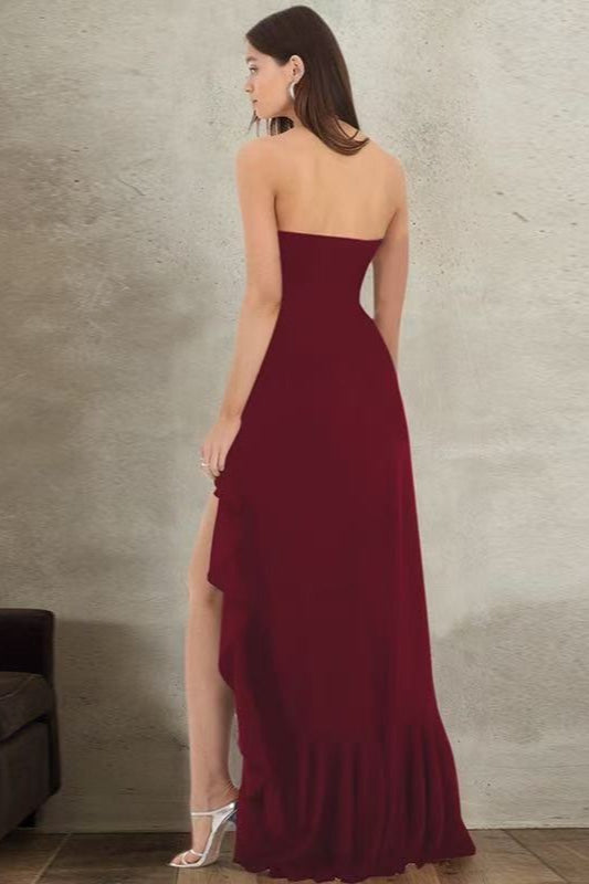 Vestido formal con bustier con volantes y abertura lateral