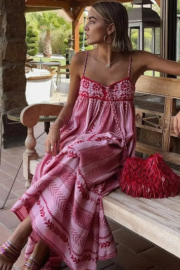Vestido bohemio con borlas y tirantes finos