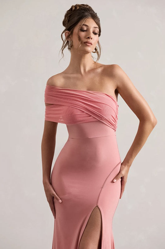 Vestido de noche asimétrico de malla