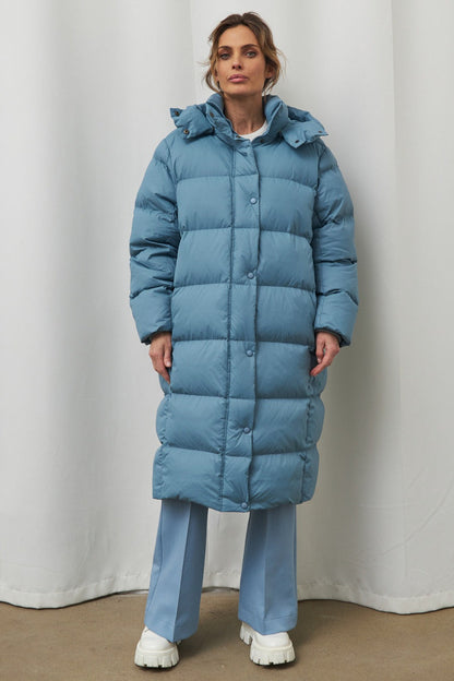 Chaqueta plumas extralarga con capucha