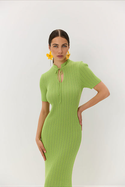 Vestido maxi de punto ajustado de manga corta con cuello redondo y colores dulces
