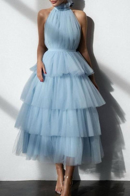 Vestido de fiesta de malla con volantes escalonados azul