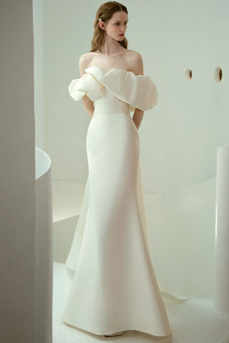 Vestido de novia de sirena de satén con hombros descubiertos