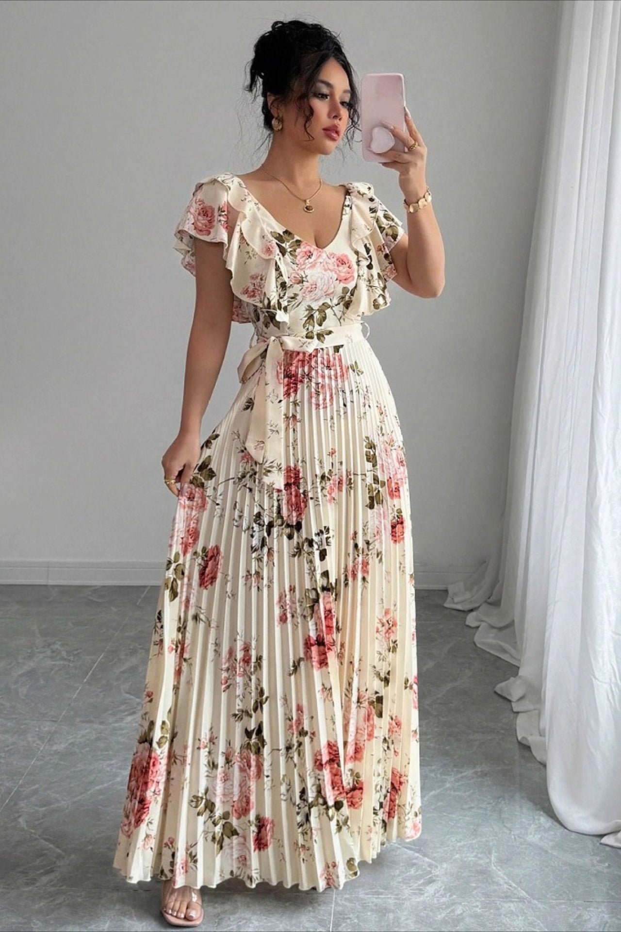 Vestido largo elegante plisado con cuello en V, estampado floral y manga con volantes