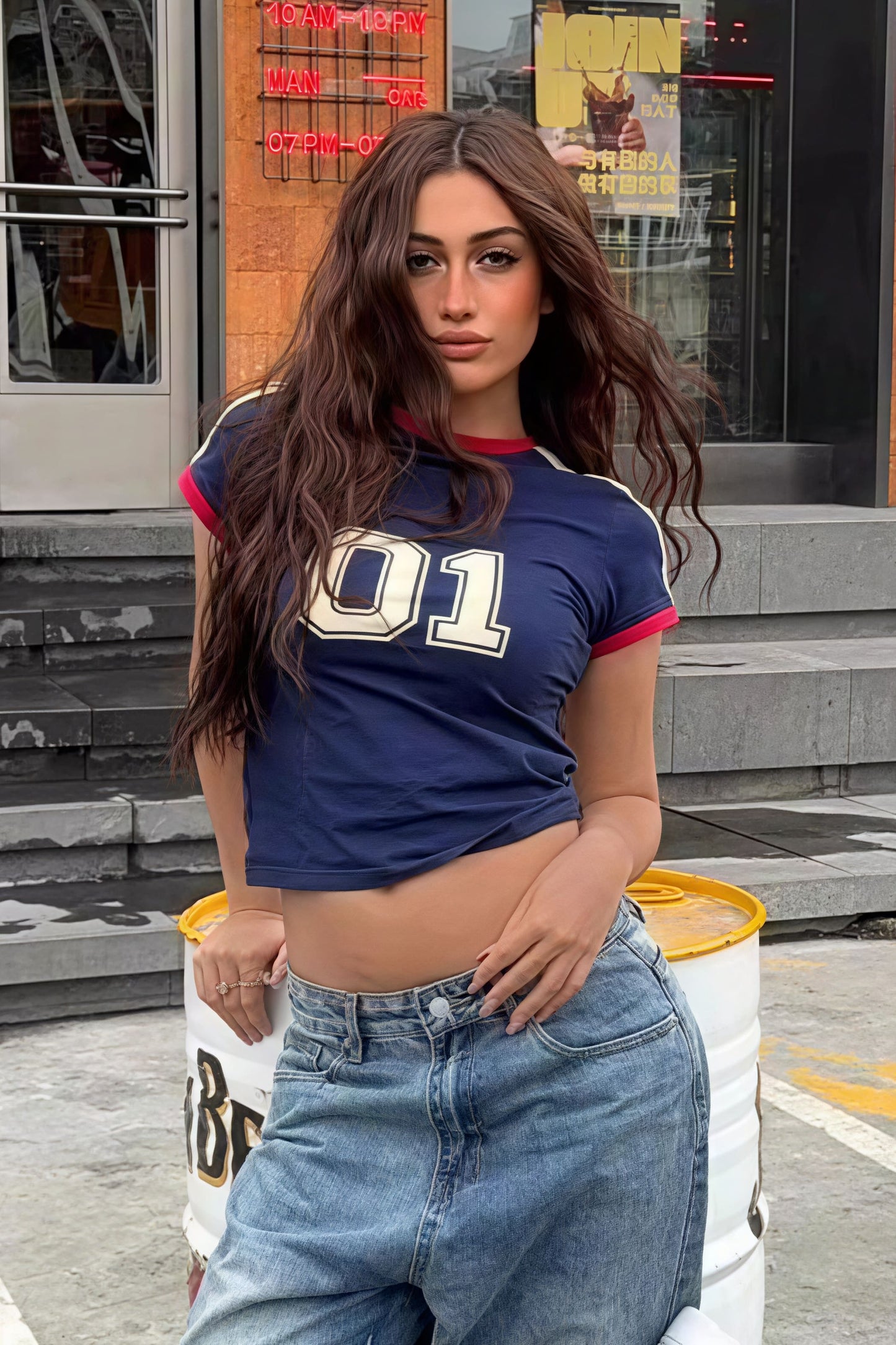 Camiseta slim con estampado de número en bloque de color deportivo