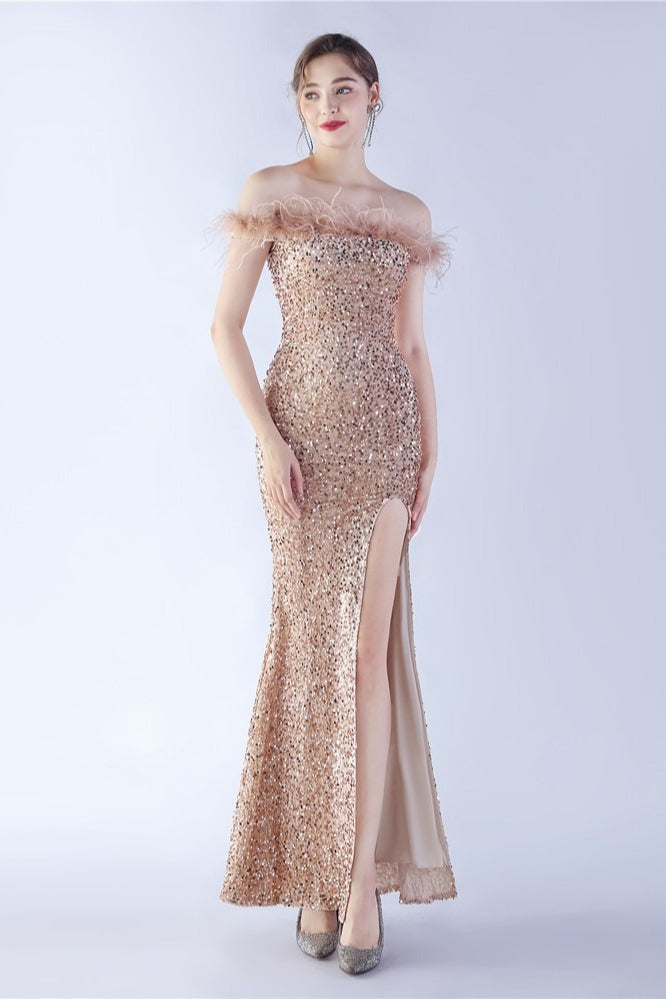 Vestido formal de terciopelo con lentejuelas y plumas de avestruz, con hombros descubiertos