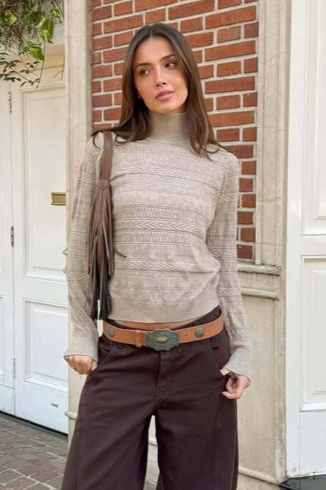 Top de punto trenzado con cuello redondo