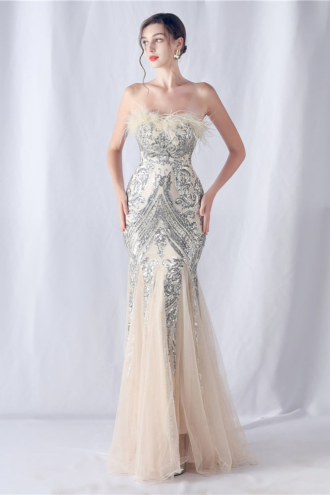 Vestido de Noche con Lentejuelas y Plumas de Avestruz