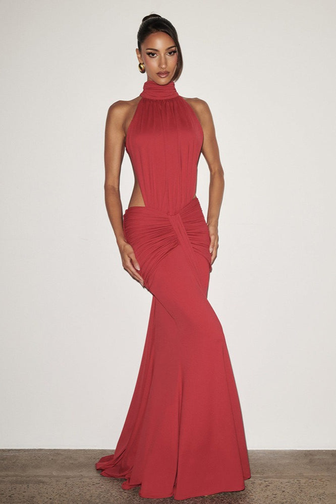 Maxivestido sofisticado con cola de sirena y espalda descubierta