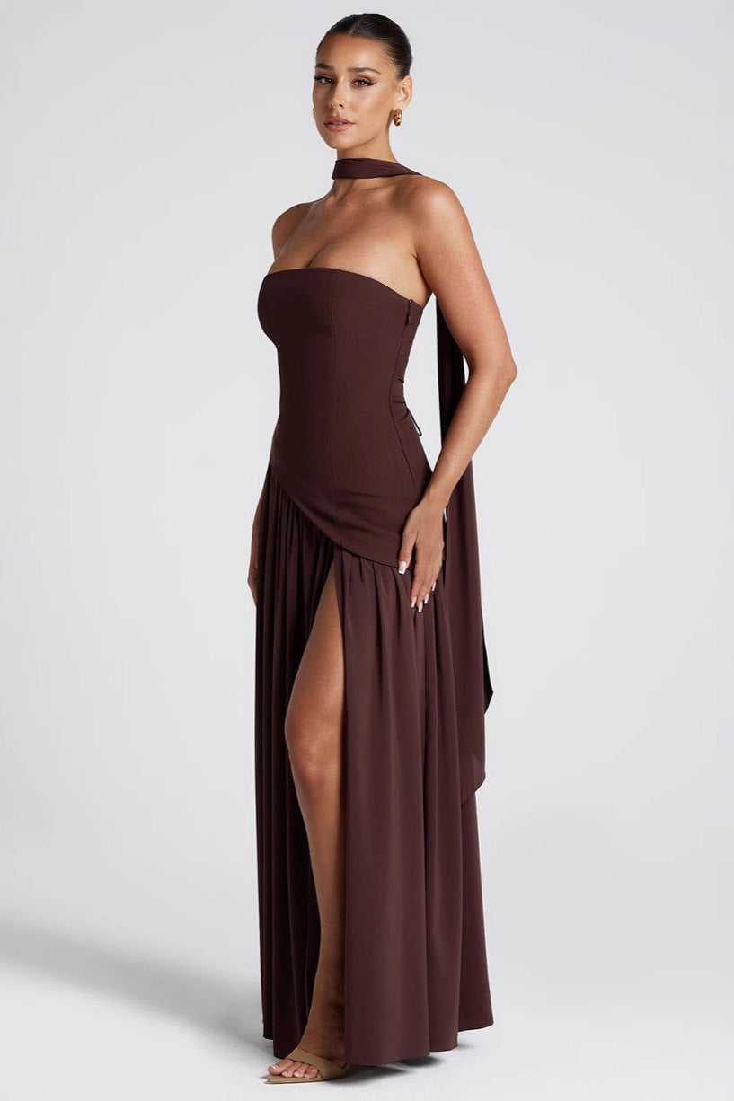 Vestido formal estilo bustier fluido con bloques de color y nudo