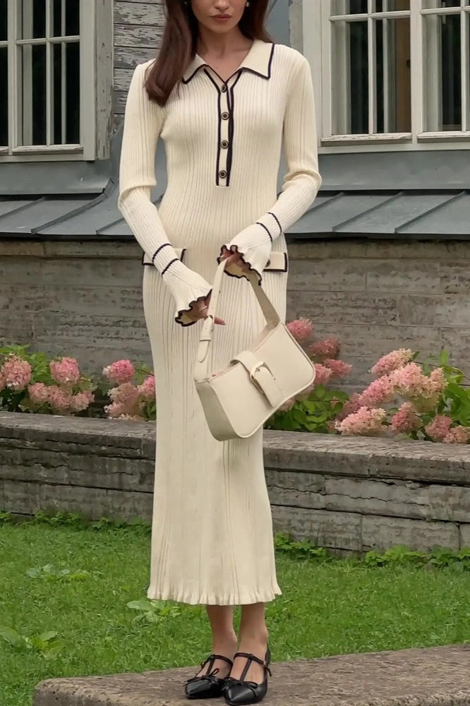 Vestido de punto entallado con cuello y volantes