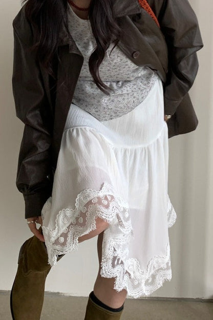 Falda Midi Asimétrica con Paneles de Encaje, Elegante y a la Moda