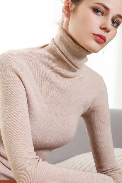 Top de punto de lana ligera con cuello apilado