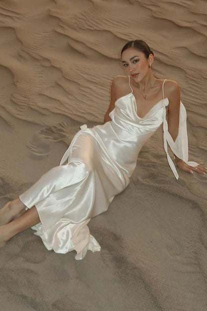 Vestido largo elegante sin espalda de satén liso con estampado floral