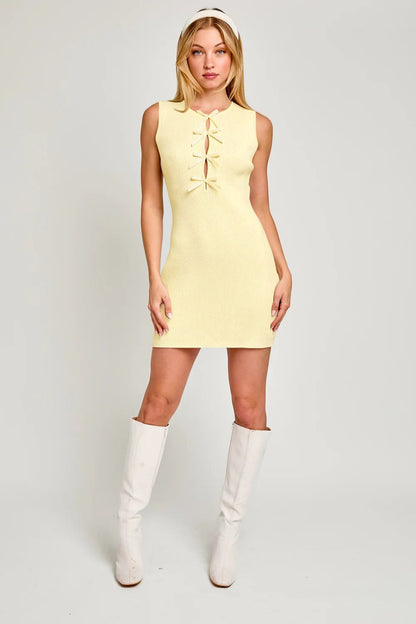 Vestido de punto sin mangas con lazo y aberturas