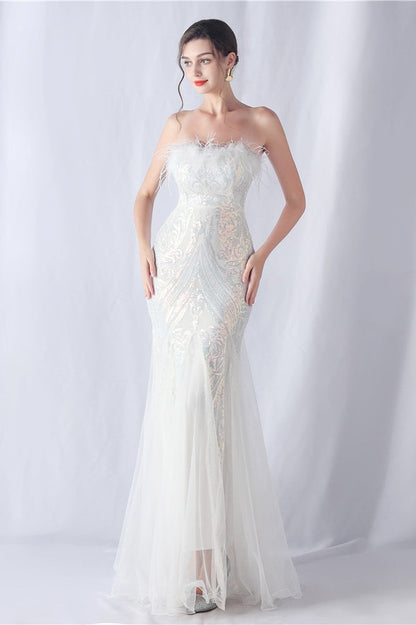 Vestido de Noche con Lentejuelas y Plumas de Avestruz