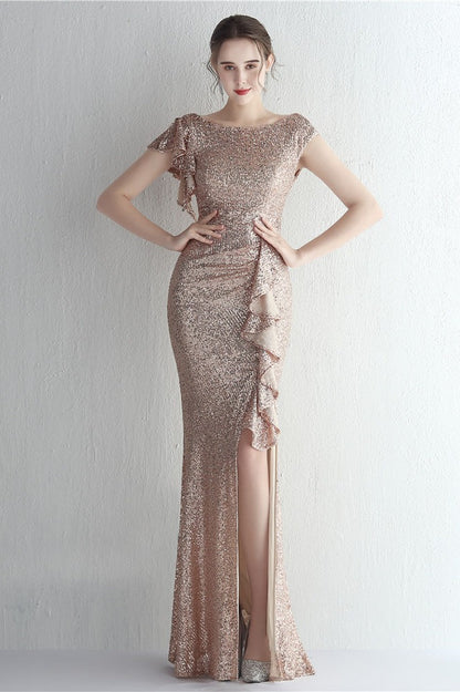 Vestido de gala de sirena con purpurina, cuello alto y abertura