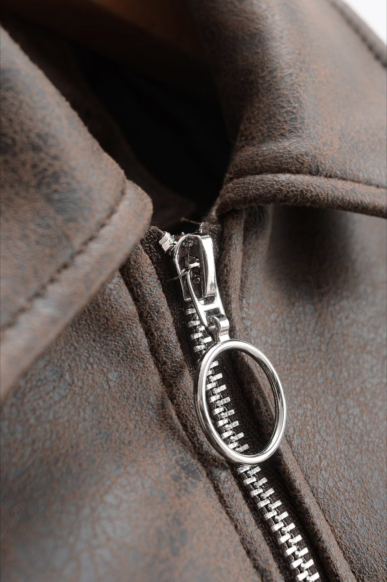Chaqueta piloto Clean Line con bolsillos grandes