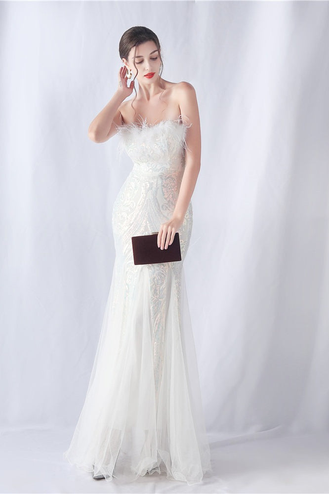 Vestido de Noche con Lentejuelas y Plumas de Avestruz