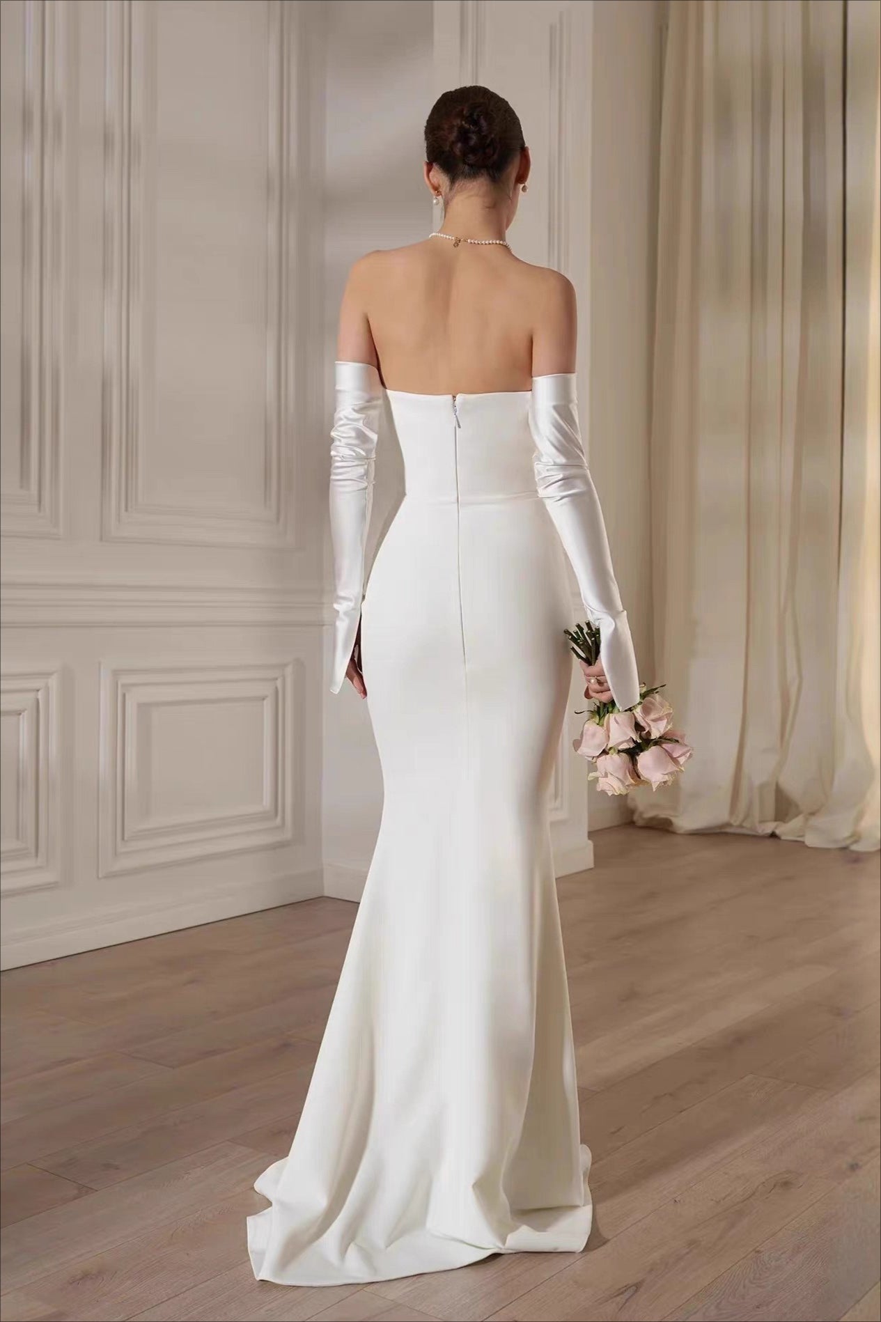Vestido de recepción de sirena de satén fruncido elegante minimalista
