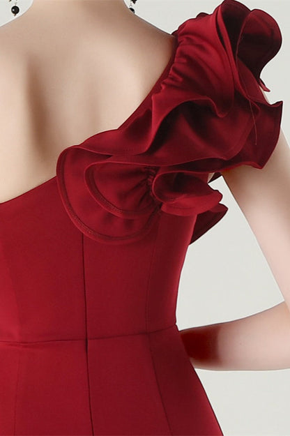 Vestido de fiesta de satén con volantes florales y un solo hombro