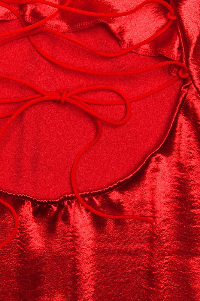Minivestido sexy sin espalda de satén con tirantes