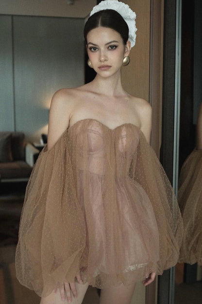 Minivestido Dulce y Atractivo sin Tirantes con Mangas Abullonadas