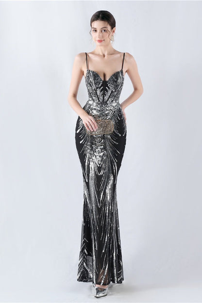 Vestido formal con lentejuelas bordadas y varillas