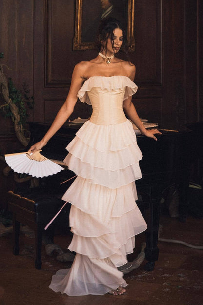 Vestido de fiesta de dos piezas estilo palacio sin tirantes con lazo en la cintura y volantes escalonados
