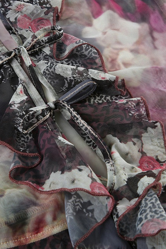 Blusa con volantes en las mangas y diseño tie-dye