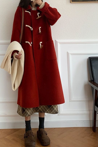 Abrigo de Lana Gruesa Roja Pequeña con Botones de Cuerno