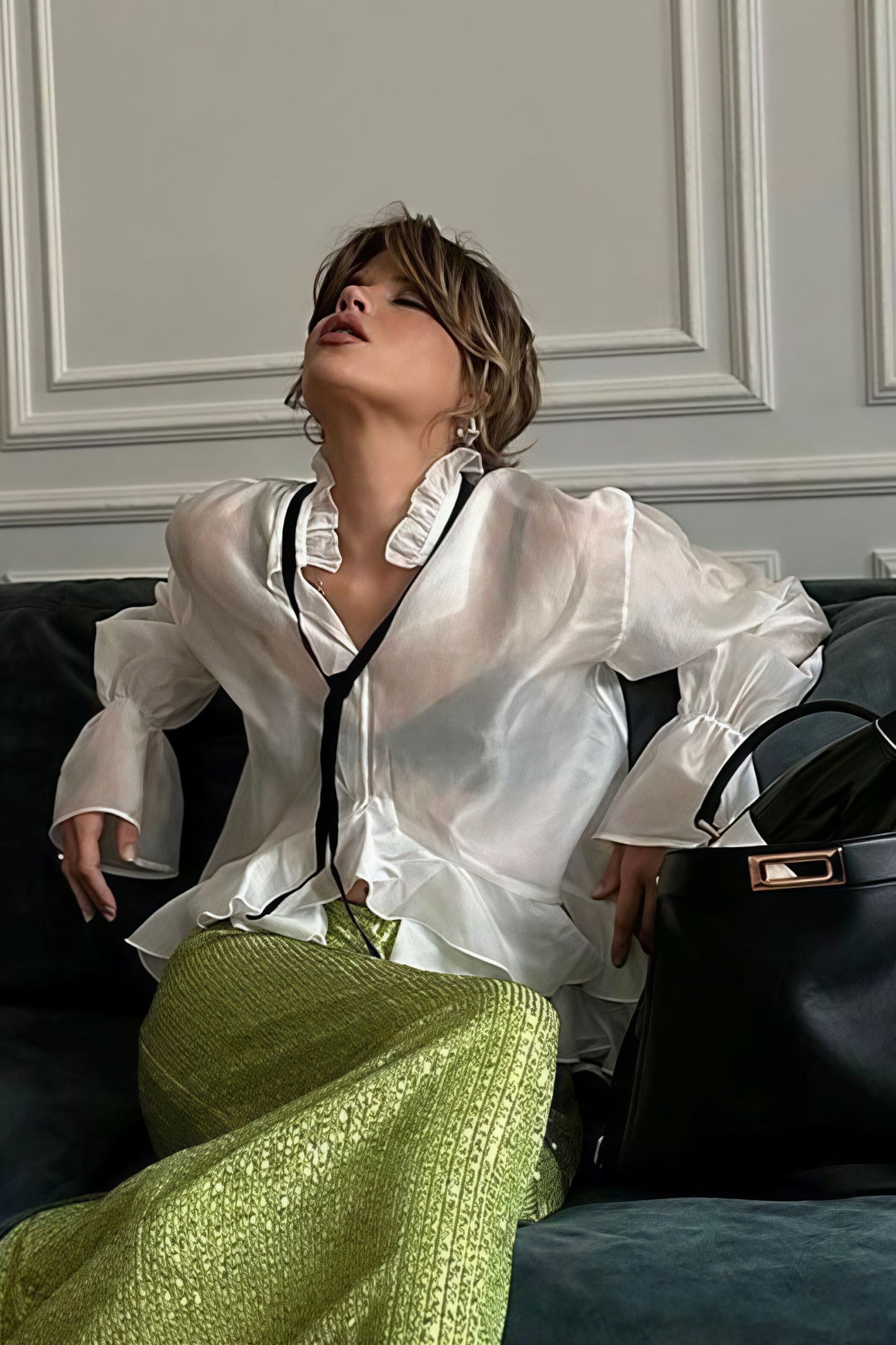 Blusa Transparente de Manga Acampanada Chic y Sensual