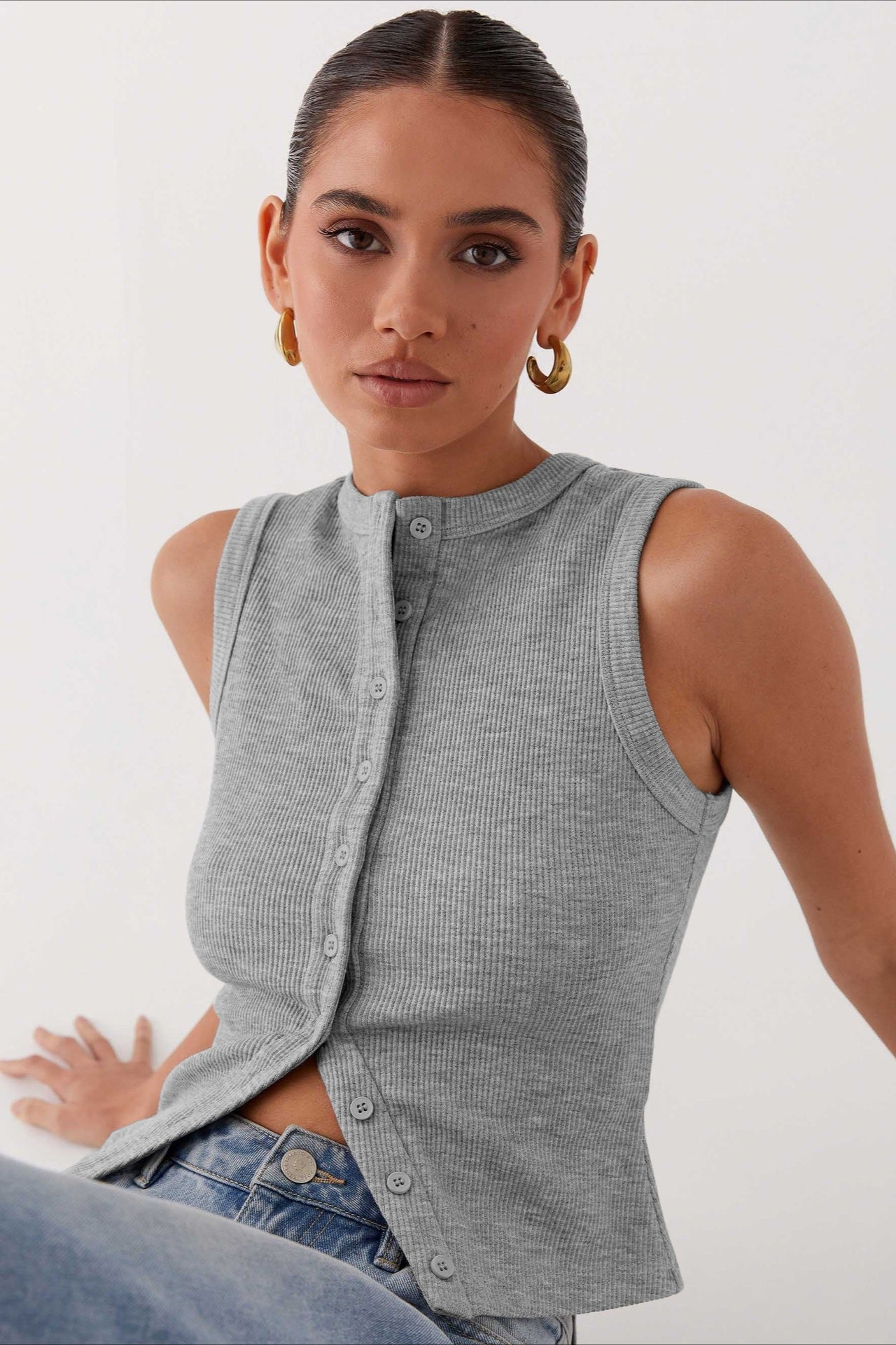 Top de punto sin mangas con cuello redondo