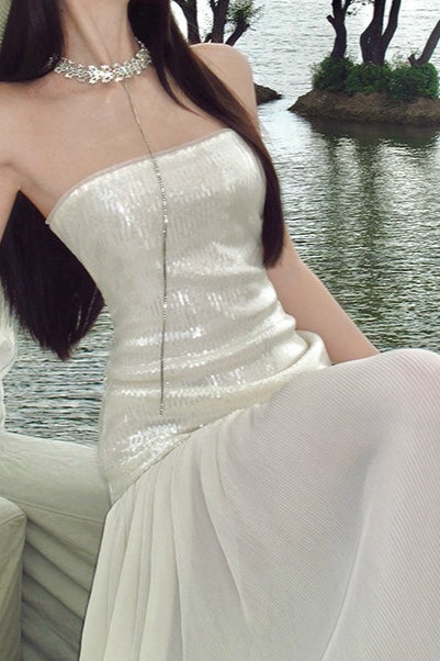 Vestido largo con lentejuelas, sin tirantes y fluido