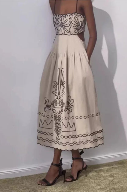 Vestido bohemio bordado con tirantes finos