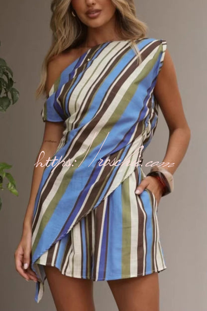 Unique Printed Asymmetrical Off-shoulder Top and Elastic Waist Casual Pocket Shorts Set