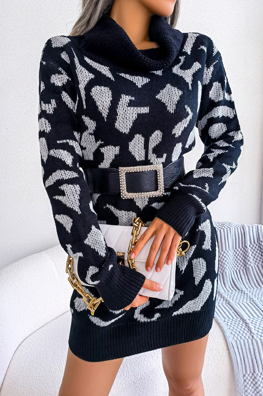 Vestido de cuello alto con estampado de leopardo