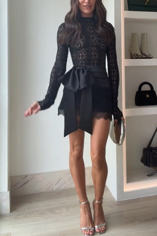Anna Satin Bow Appliqu¨¦ Mid Rise Lace Hem Mini Skirt