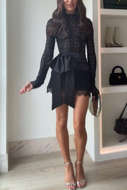Anna Satin Bow Appliqu¨¦ Mid Rise Lace Hem Mini Skirt