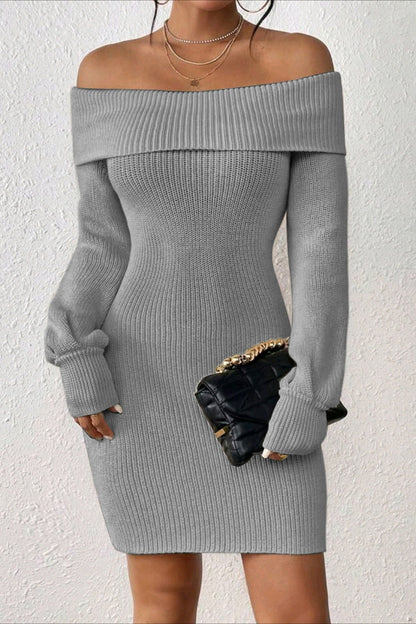 Vestido de punto entallado con hombros descubiertos y manga larga