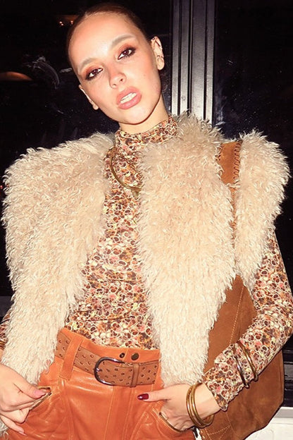 Chaleco Halter con Abertura en la Espalda y Cuello de Shearling