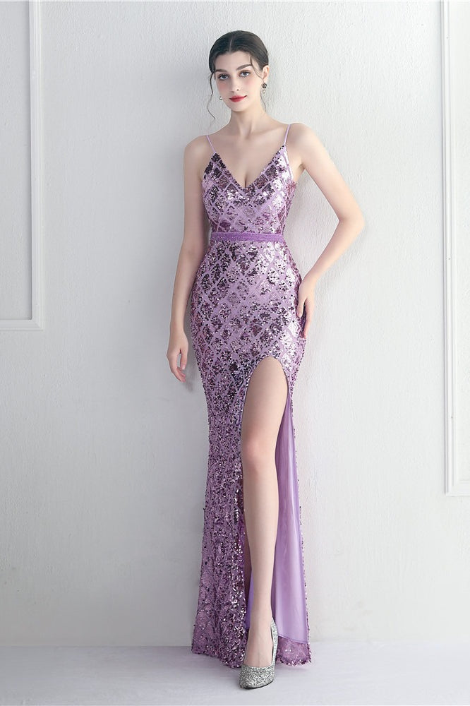 Vestido largo ajustado con abertura y lentejuelas iridiscentes