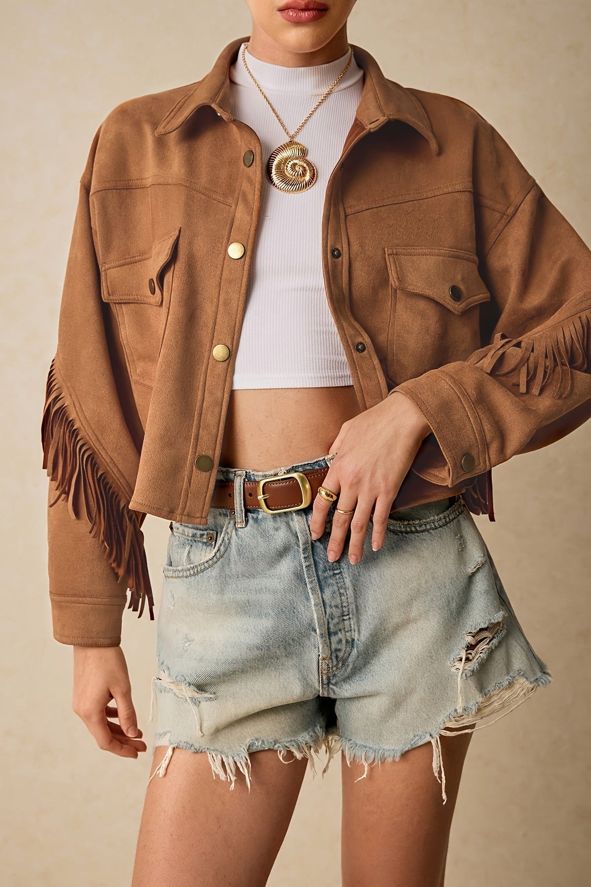 Chaqueta casual con flecos en el bajo y hombros caídos