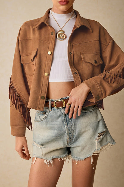 Chaqueta casual con flecos en el bajo y hombros caídos
