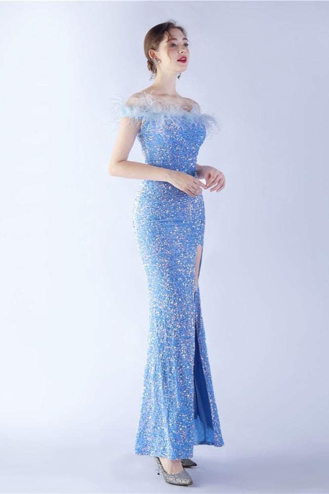 Vestido formal de terciopelo con lentejuelas y plumas de avestruz, con hombros descubiertos